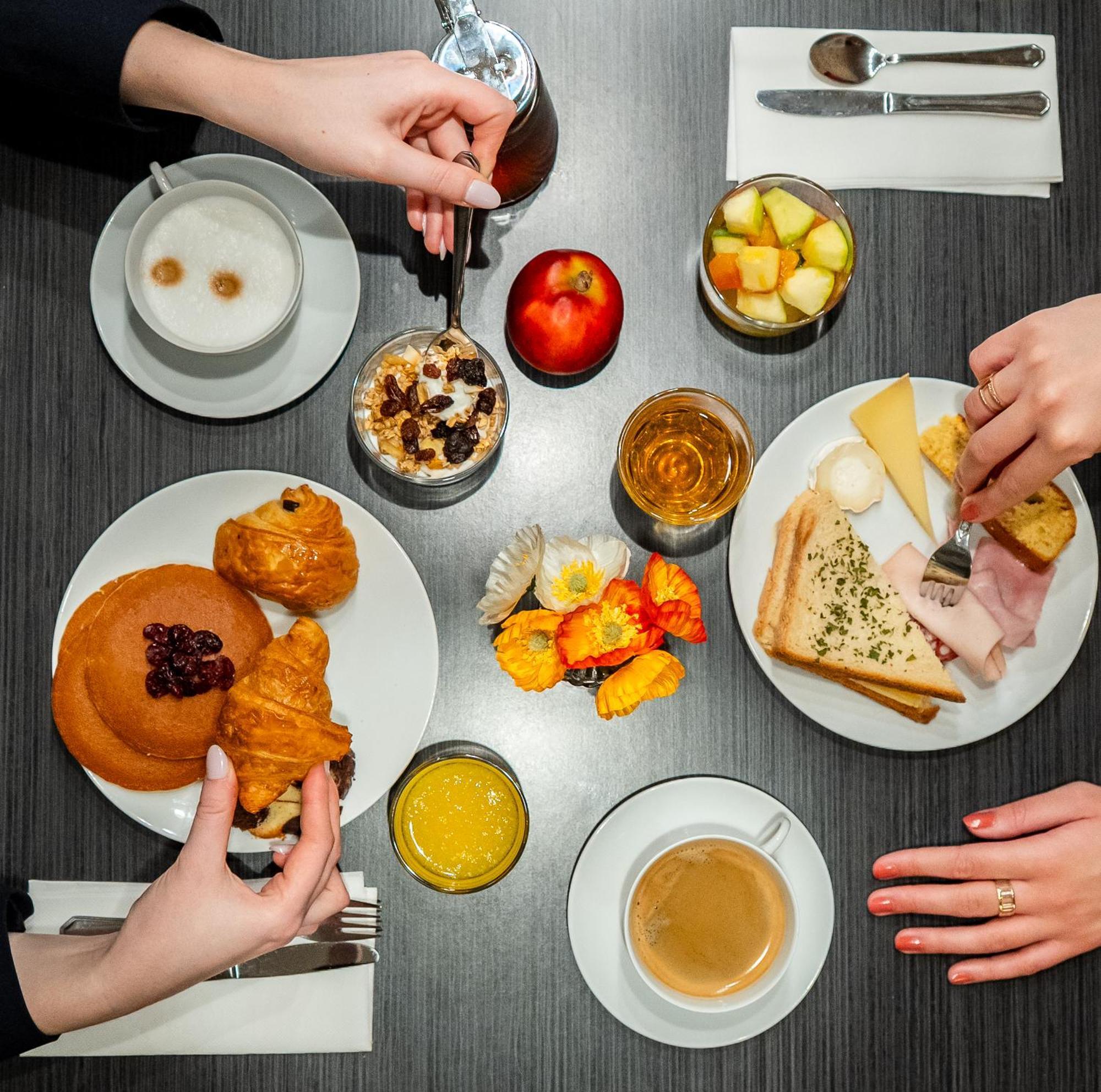 Edouard 6 By Malone Paris